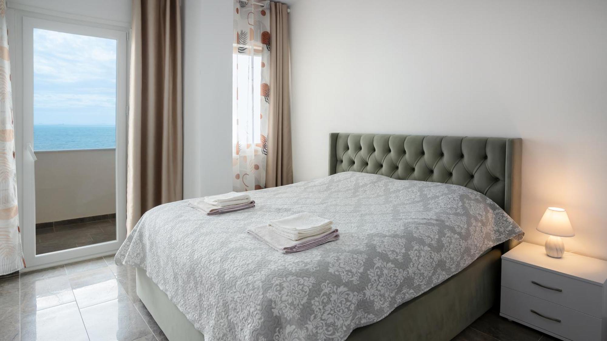 Apartament Sea View ดูร์เรส ภายนอก รูปภาพ